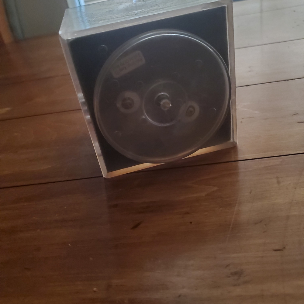 Clear Cube Photo Frame - Transparent Display Cube - Picture 5 of 5